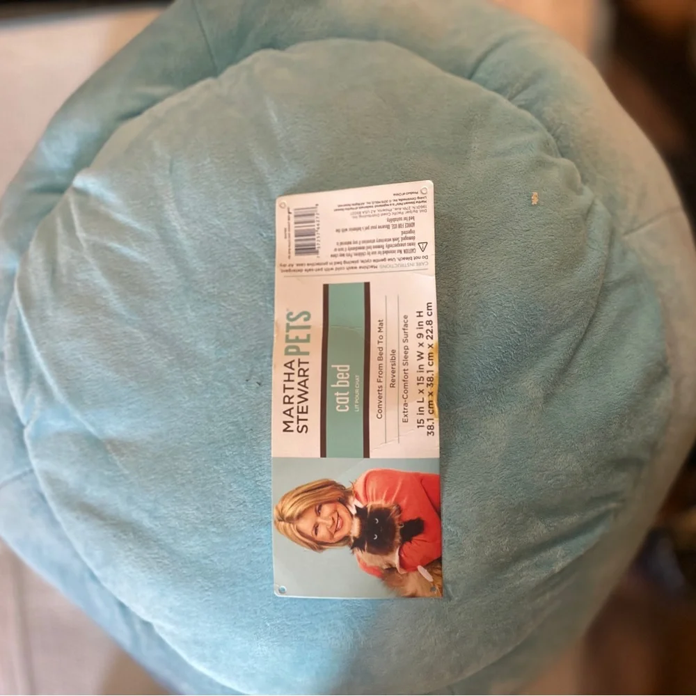 Martha Stewart Green Polka Dot Cat Bed